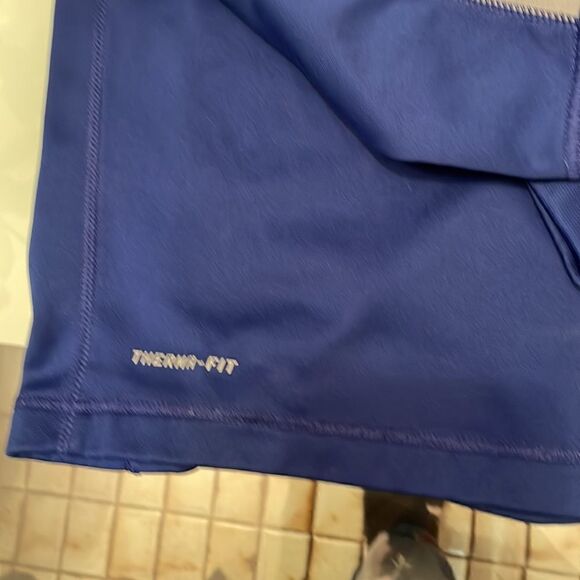 Nike therma-fit sweatshirt medium blue grey embroidered logo upfront - Picture 7 of 9